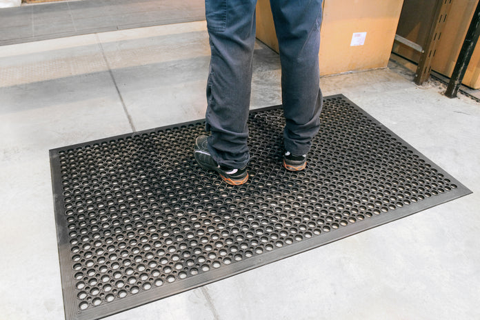 COBA High-Duty Interlocking Anti-Fatigue Mat