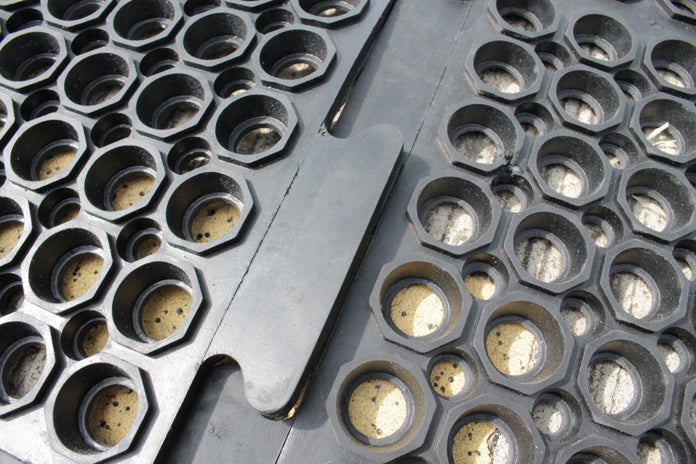 COBA High-Duty Interlocking Anti-Fatigue Mat