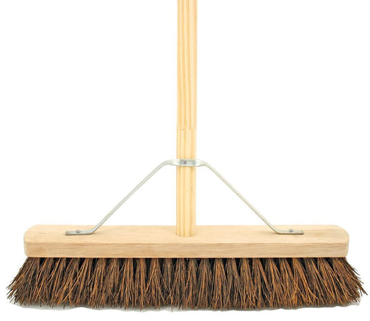 Platform Broom Stiff Bassine 18" C/W Handle